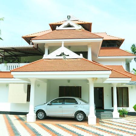 Manavalan House Bed & Breakfast Alwaye Exterior photo