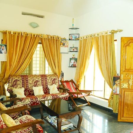 Manavalan House Bed & Breakfast Alwaye Exterior photo