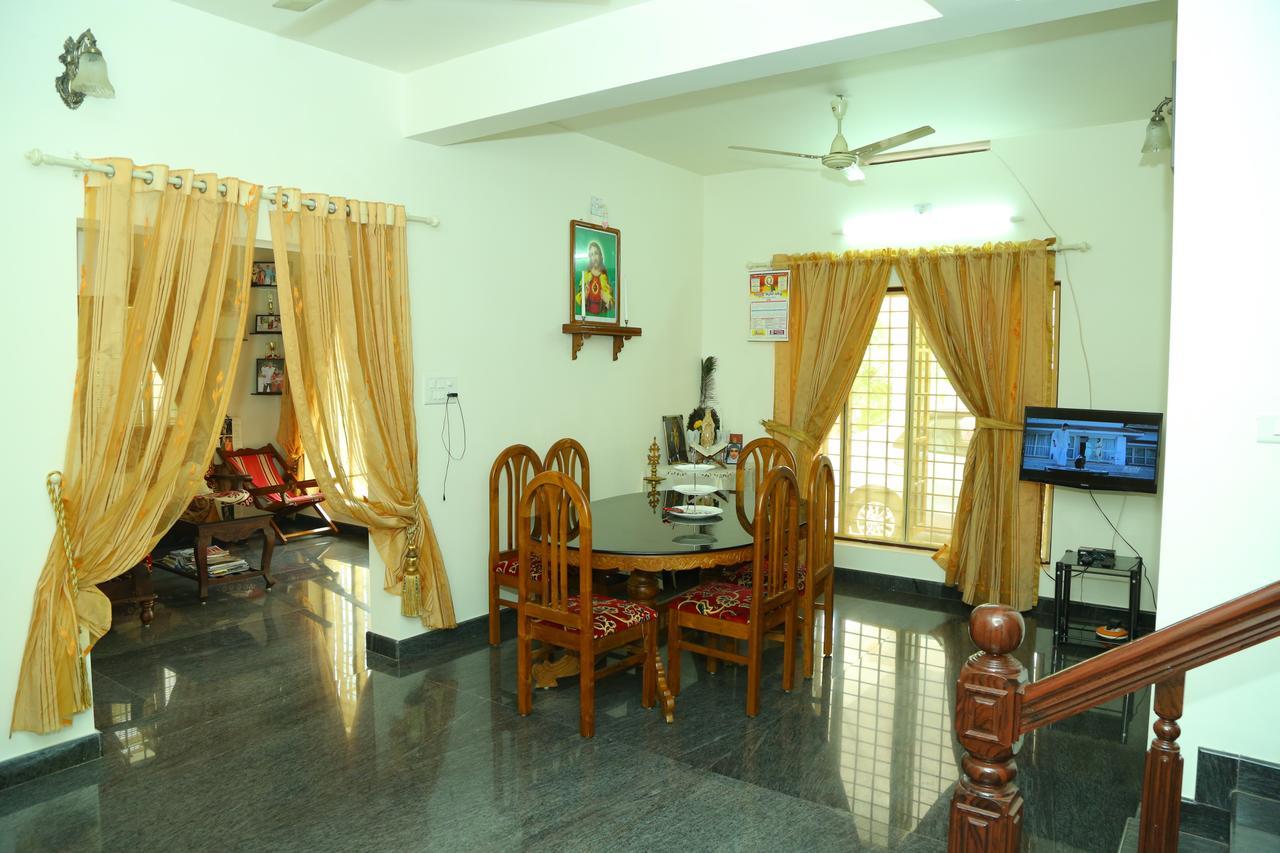 Manavalan House Bed & Breakfast Alwaye Exterior photo
